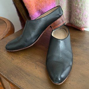Nisolo Sofia Slip-On Mule Clog in Black